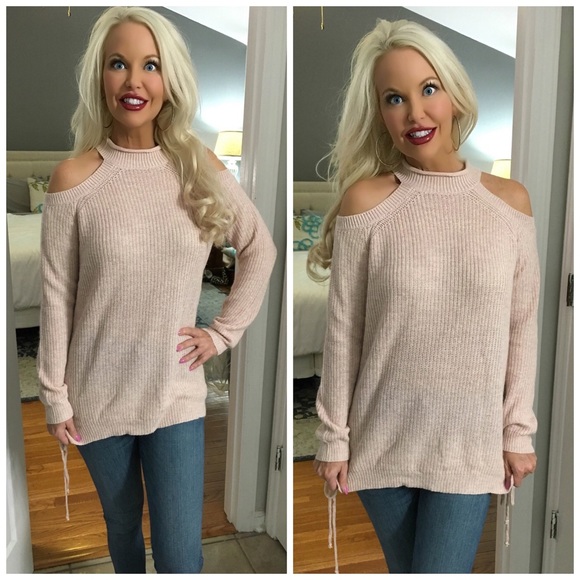 🌸LAST 1!! Pale Pink Mock Neck Sweater! - Picture 2 of 3